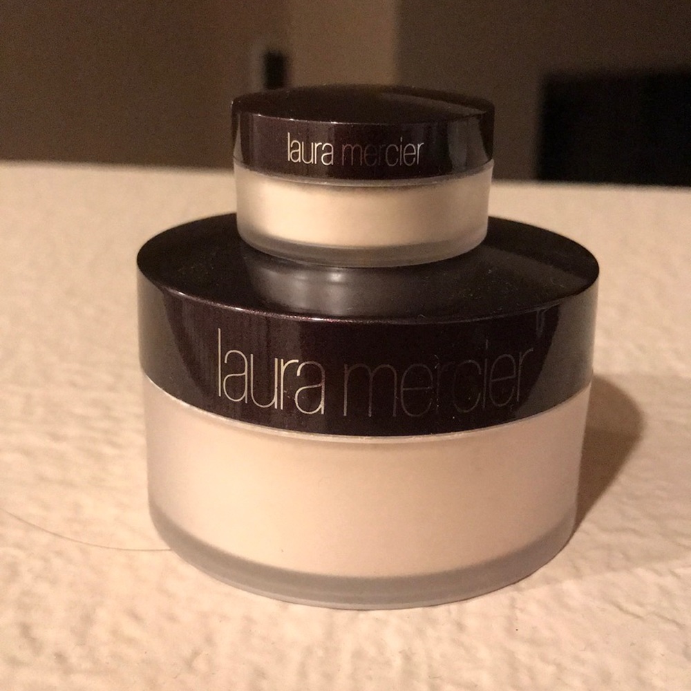 Sold❗️Laura Mercier loose translucent powder